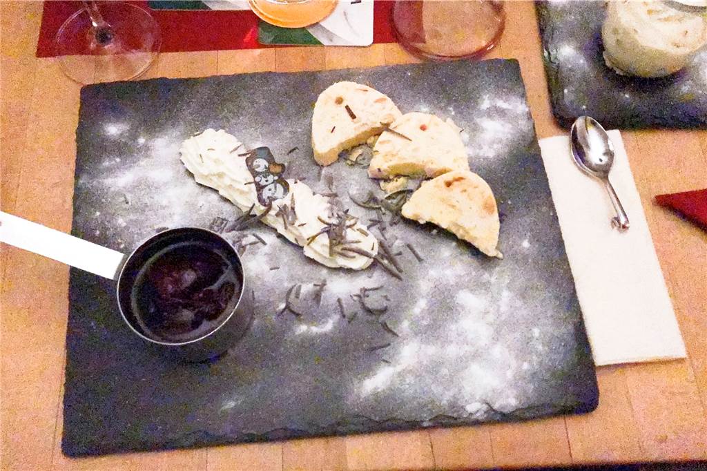 Meyerinks verwöhnen mit gutem Essen und ganz viel Herzlichkeit Bratapfelparfait mit Rumpflaumen