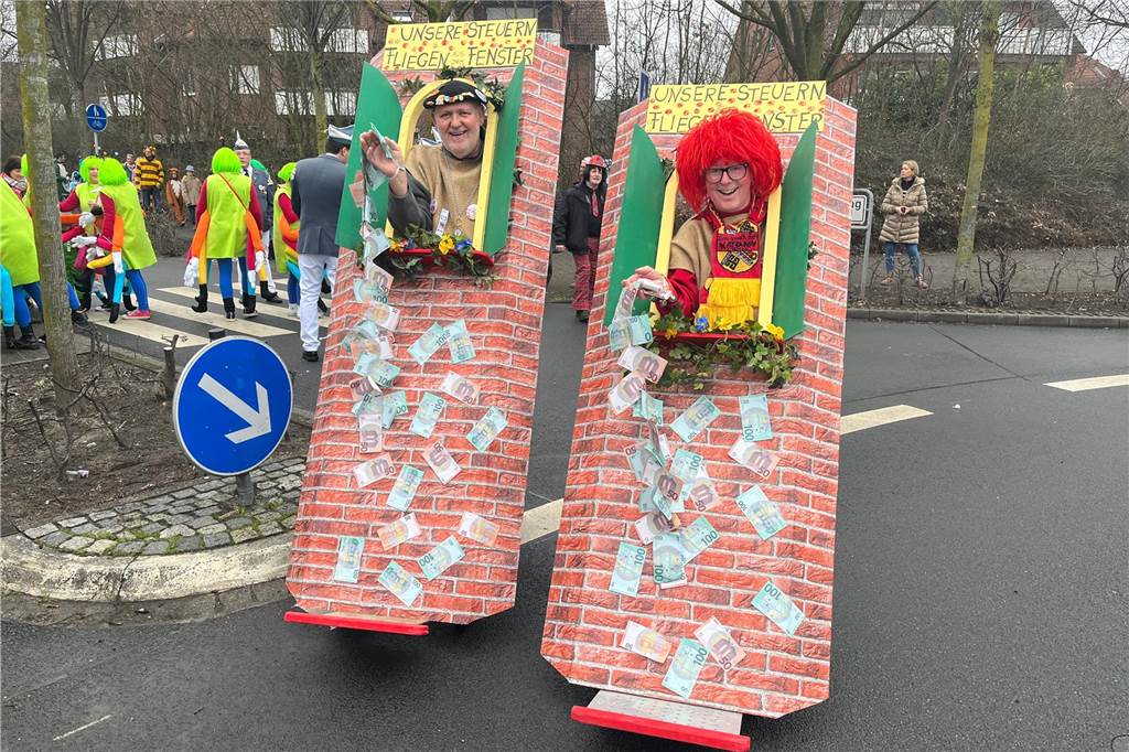 Braucht noch jemand ein bisschen Geld? 