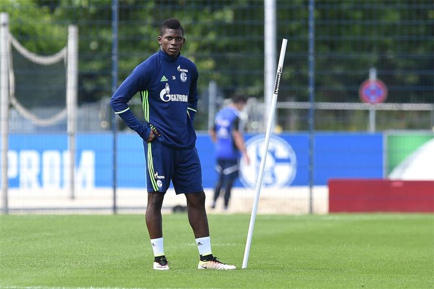 Das sind die Vertragslaufzeiten der S04-Spieler Breel Embolos erster Tag auf Schalke.
