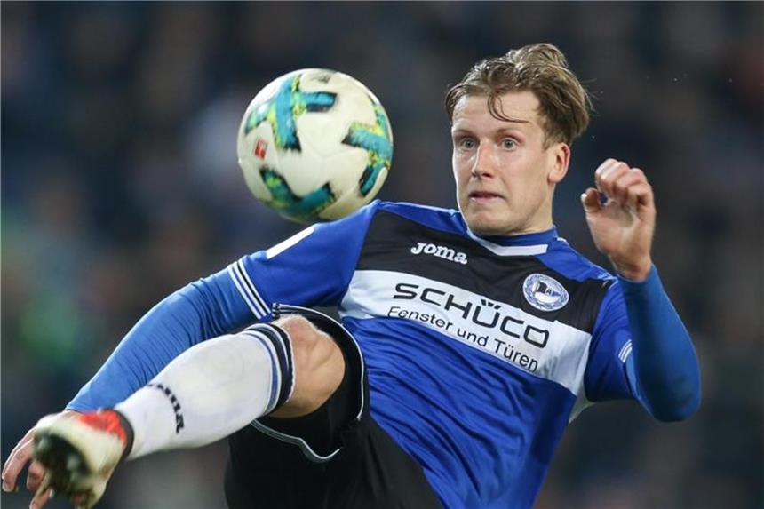 Saison für Bielefelder Behrendt wahrscheinlich beendet Brian Behrendt zog sich einen Innenbandriss im rechten Knie zu. Foto: Friso Gentsch