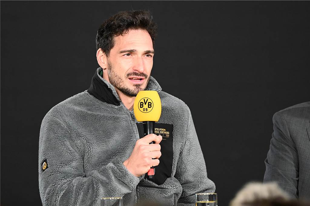 „Brinkhoff‘s Ballgeflüster“ mit BVB-Spieler Mats Hummels.