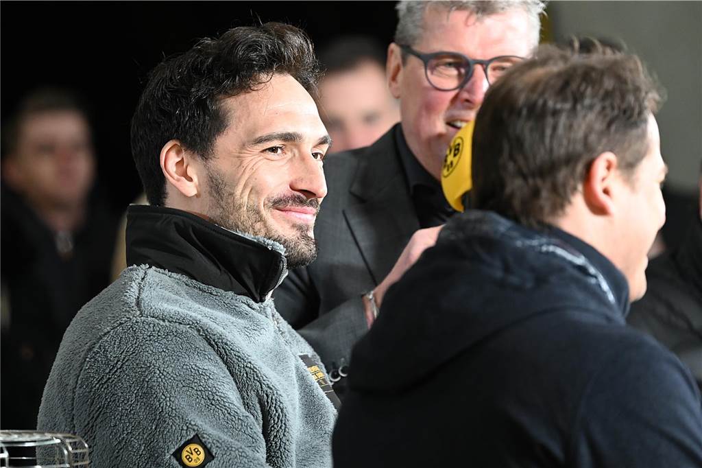 „Brinkhoff‘s Ballgeflüster“ mit BVB-Spieler Mats Hummels.