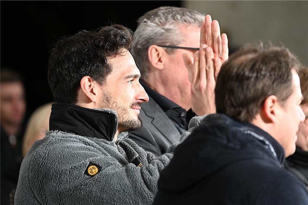 „Brinkhoff‘s Ballgeflüster“ mit BVB-Spieler Mats Hummels.