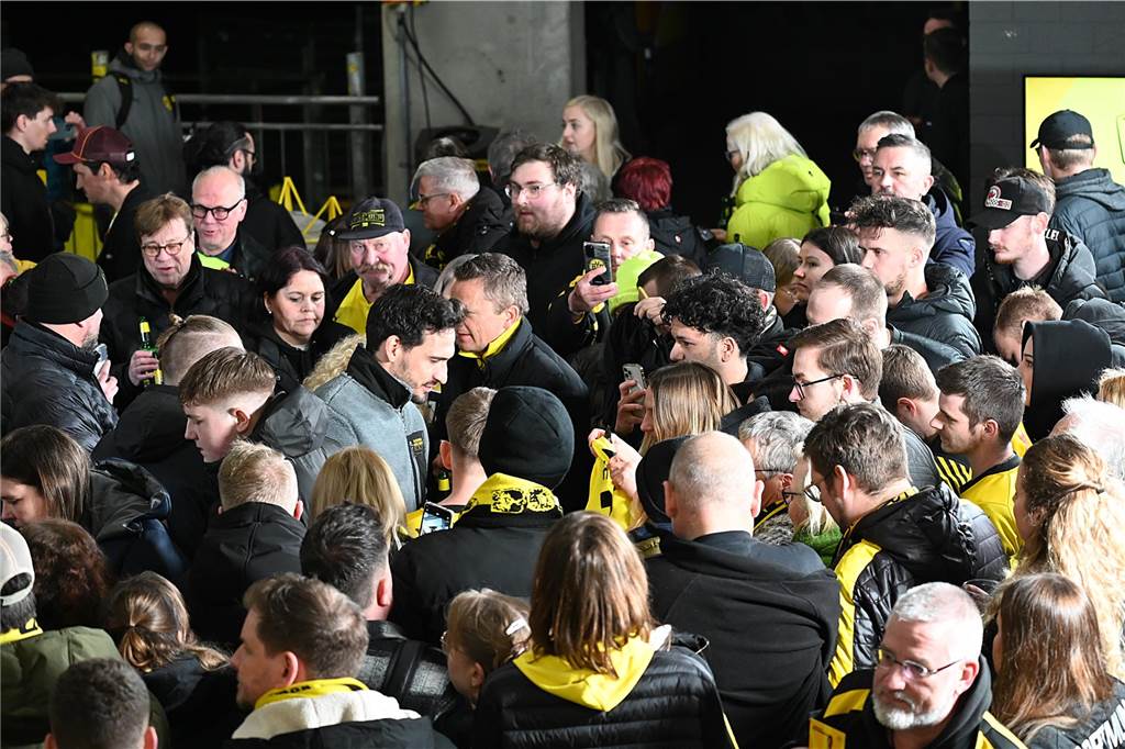 „Brinkhoff‘s Ballgeflüster“ mit BVB-Spieler Mats Hummels.