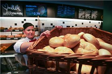 Brötchen, die die Bäckerei Grobe nicht verkauft, spendet sie wie viele andere Händler an die Tafel.