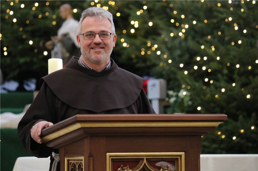 „Menschliche Wärme“ und Decken: So kalt wird es im Weihnachts-Gottesdienst Bruder Martin Lütticke ist Pastor im Pastoralverbund Heiliger Weg mit den Kirchen St. Franziskus und St. Bonifatius.