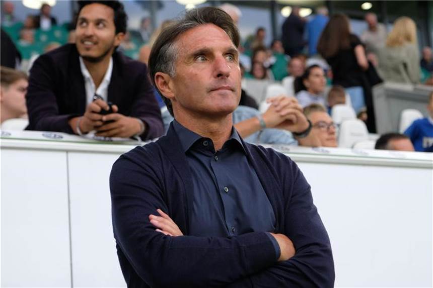 Labbadia ohne Zielvorgabe: Mehr arbeiten als sprechen Bruno Labbadia möchte noch kein offizielles Saisonziel für den VfL Wolfsburg ausgeben. Foto: Peter Steffen