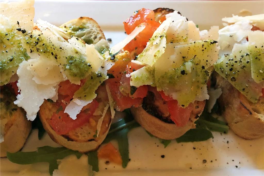 Im Restaurant da Fabio werden in netter Atmosphäre Klassiker ungewöhnlich in Szene gesetzt Bruschetta – auch ein Klassiker und bei Da Fabio ausgewogen zubereitet.