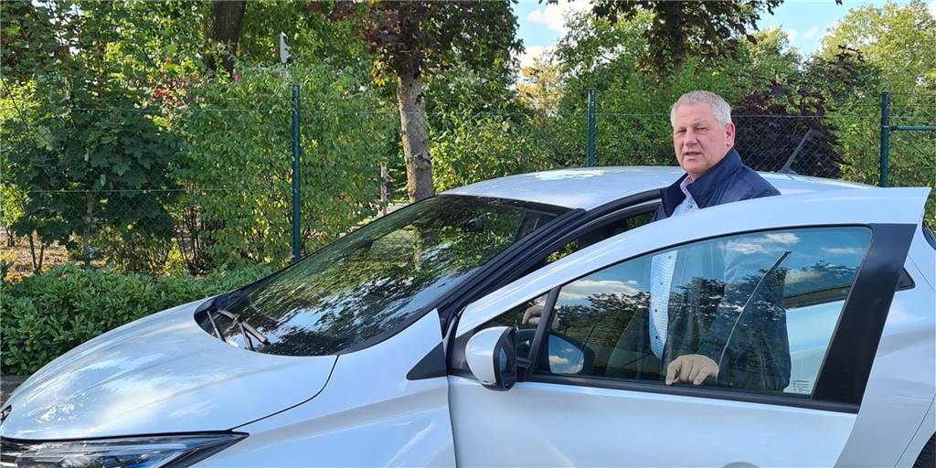 Bürgermeister Dieter Berkemeier sucht dringend Wohnungen für Geflüchtete Bürgermeister Dieter Berkemeier ist zurzeit häufig unterwegs, um sich geeigneten Miet-Wohnraum anzuschauen.