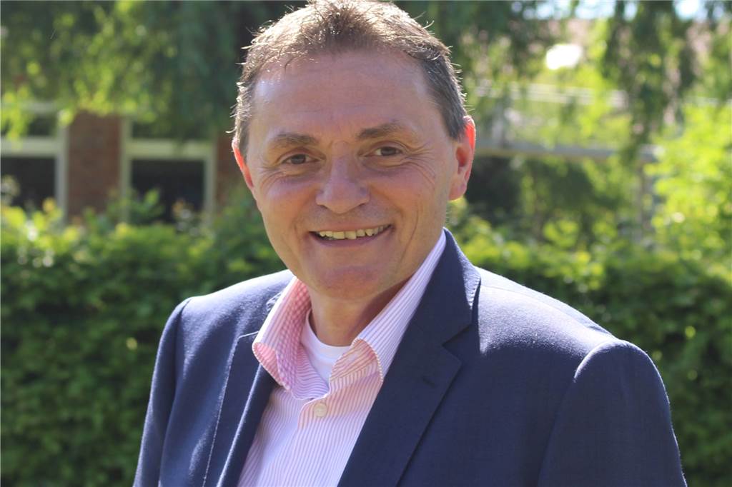 Trotz Millionendeal: Nordkirchener Haushalt 2022 hat kaum Überschuss Bürgermeister Dietmar Bergmann hat den Haushaltsentwurf 2022 eingebracht.