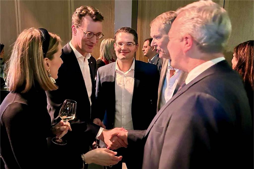 Termin und Finanzierung des 33. Kinofess Lünen stehen jetzt Bürgermeister Jürgen Kleine-Frauns und der NRW-Ministerpräsidenten Hendrik Wüst trafen sich im Rahmen der Berlinale beim NRW-Empfang,