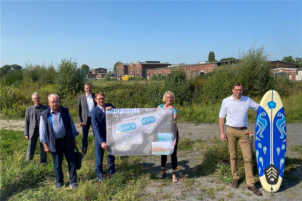 Surfworld in Werne: Alle Infos zu Planungsstand, Kosten und Technik Bürgermeister Lothar Christ, die Wirtschaftsförderungen des Kreises Unna und der Stadt, der Projektträger Dr. Michael Detering und Baudezernent Ralf Bülte haben das Projekt am Dienstag (15. September) vorgestellt.