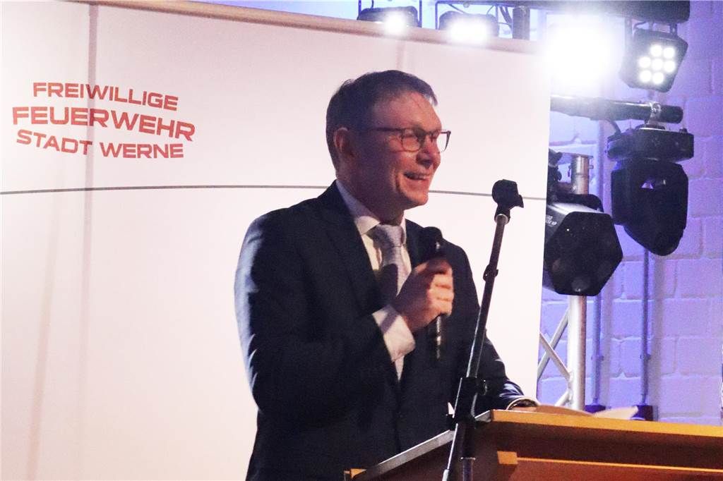 Freiwillige Feuerwehr Werne feiert beim Kameradschaftsabend Bürgermeister Lothar Christ hielt eine Rede.