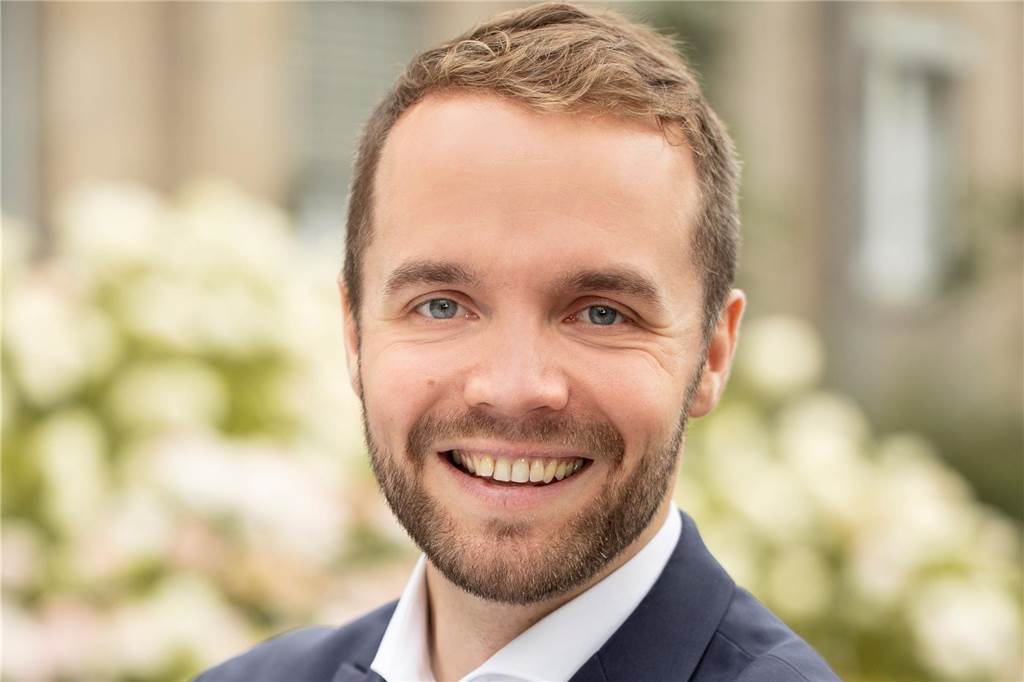 Kontroverse Ausschuss-Debatte: Mehrheit für Klage gegen newPark Bürgermeister Marcel Mittelbach