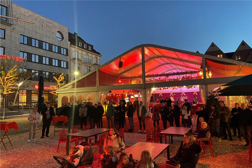 Viele Fotos: Das Adventszelt Open Air und der Castroper Weihnachtsmarkt sind eröffnet