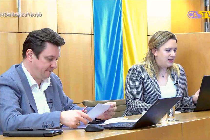 Facebook-Sprechstunde mit dem Bürgermeister am 16. April geplant Bürgermeister Rajko Kravanja lädt für den 16. April wieder zur Facebook-Sprechstunde ein. Statt Henrike Tönnes wird jetzt wieder Guido Baumann die Fragestunde moderieren.