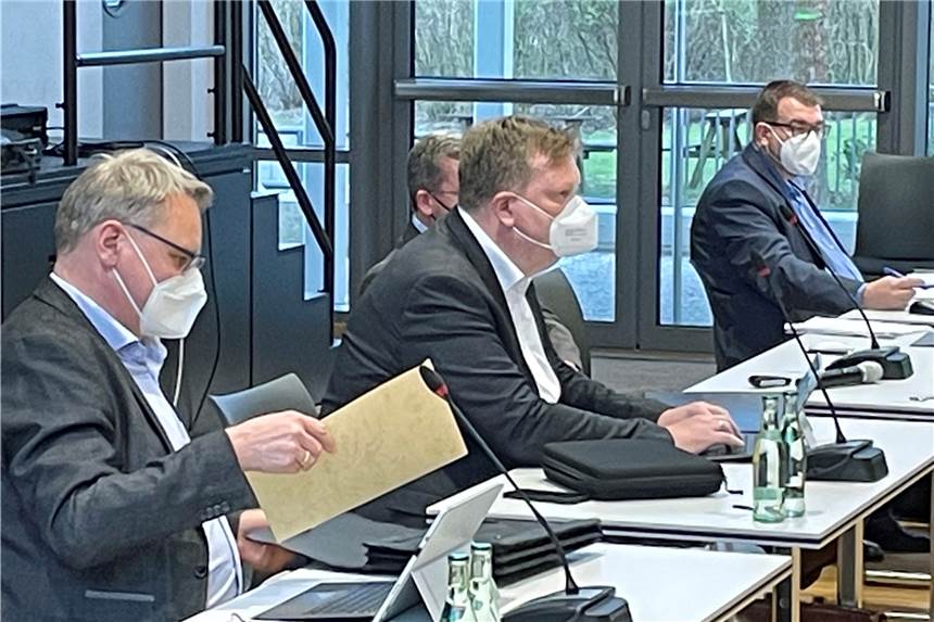Ascheberg: Wohnungen für Ukraine-Geflüchtete direkt online melden Bürgermeister Thomas Stohldreier (M.) erklärte, dass man in Sachen Wohnraum in der Gemeinde nun richtig „Meter machen“ wolle.