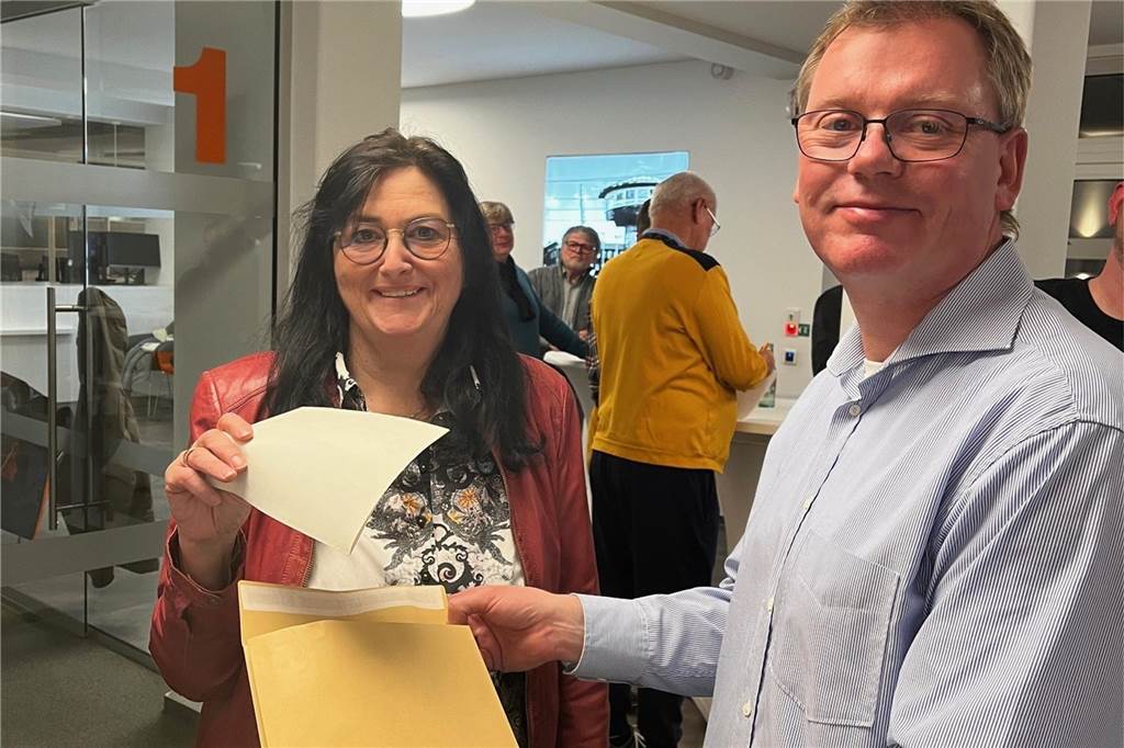 Die Kandidaten für Kamens Sportler des Jahres 2023 stehen fest: Ruf nach Veränderung wird laut Bürgermeisterin Elke Kappen und Christian Ring vom Sportverband Kamen stimmten ebenfalls ab.