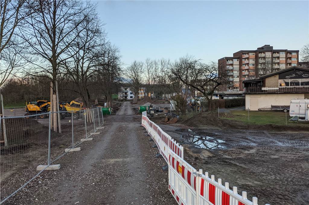 Jahresrückblick: Im Groß-Bau-Jahr wird an allen Ecken und Enden in Dorsten gebuddelt Bürgerpark Maria Lindenhof: der Bereich zwischen Kanal und LWL-Wohnheim ist wegen der Bauarbeiten derzeit nicht wiederzuerkennen.