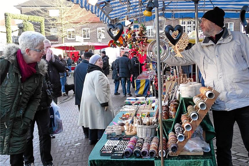 Verkaufsoffen jetzt auch zum Neujahrsmarkt Bummeln zu Beginn des neuen Jahres wie hier beim Neujahrssonntag wird am 14. Januar möglich sein. foto Archiv