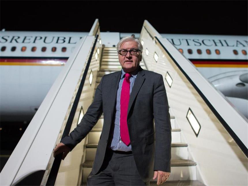 Steinmeier macht in Syrien-Konflikt Druck auf Iran Bundesaußenminister Steinmeier vor seiner Abreise nach Teheran. Foto: Bernd von Jutrczenka