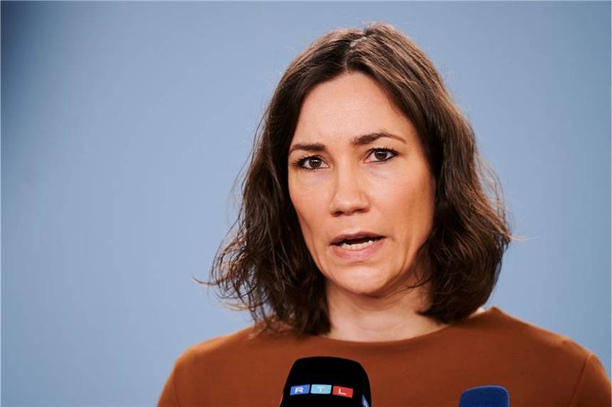 Familienministerin Anne Spiegel tritt zurück Bundesfamilienministerin Anne Spiegel ist zurückgetreten.