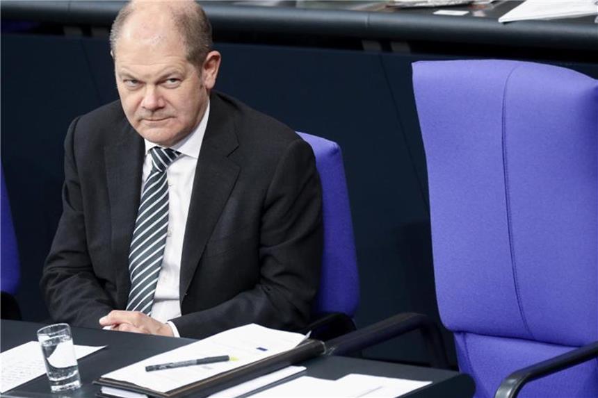 Gegenwind für GroKo im Bundestag: „Selbstbedienungsladen“ Bundesfinanzminister Olaf Scholz im Bundestag in Berlin. Foto: Kay Nietfeld