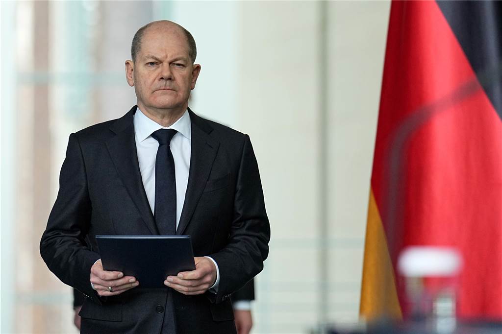 Bundeskanzler Olaf Scholz (SPD) äußert sich bei einer Pressekonferenz im Kanzleramt zum russischen Angriff auf die Ukraine. Russische Truppen haben am Donnerstag (24.02.2022) den erwarteten Angriff auf die Ukraine gestartet. 