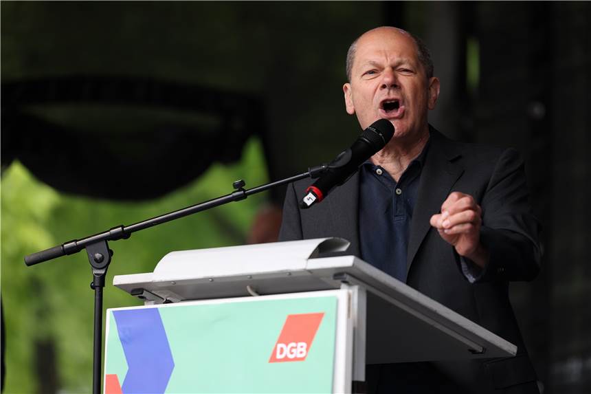 Bundeskanzler Scholz will seinen Ukraine-Kurs heute im Fernsehen erläutern Bundeskanzler Olaf Scholz (SPD) redet bei der 1. Mai-Kundgebung des Deutschen Gewerkschaftsbunds (DGB) zum Tag der Arbeit.