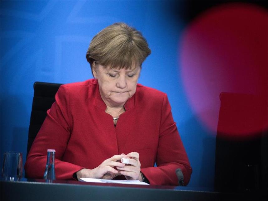 Merkel räumt Fehler im Umgang mit Böhmermann ein Bundeskanzlerin Angela Merkel bei einer Pressekonferenz. Foto: Bernd von Jutrczenka