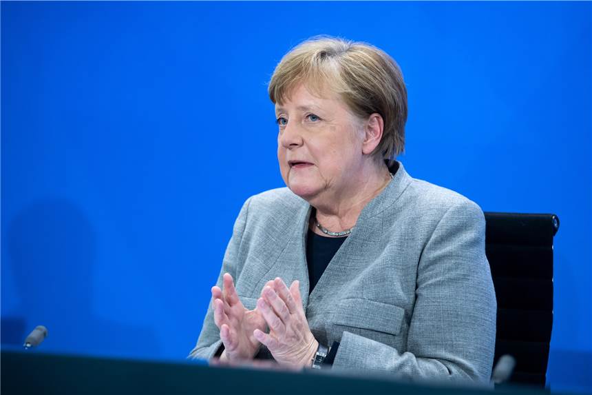 Merkel: Tragen von Alltagsschutzmasken jetzt „dringend empfohlen“ Bundeskanzlerin Angela Merkel (CDU) äußert sich auf einer Pressekonferenz im Bundeskanzleramt. Sie informierte über die Ergebnisse ihrer Schaltkonferenz mit den Ministerpräsidenten.
