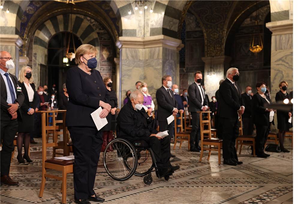 Gedenkgottesdienst für Flutopfer: Steinmeier fordert mehr Hochwasser-Vorsorge Bundeskanzlerin Angela Merkel (CDU, l-r), Bundestagspräsident Wolfgang Schäuble (CDU) und Bundespräsident Frank-Walter Steinmeier kommen zu einem ökumenischen Gottesdienst und einer Gedenkzeremonie für die Opfer der Hochwasserkatastrophe im Westen Deutschlands zusammen.
