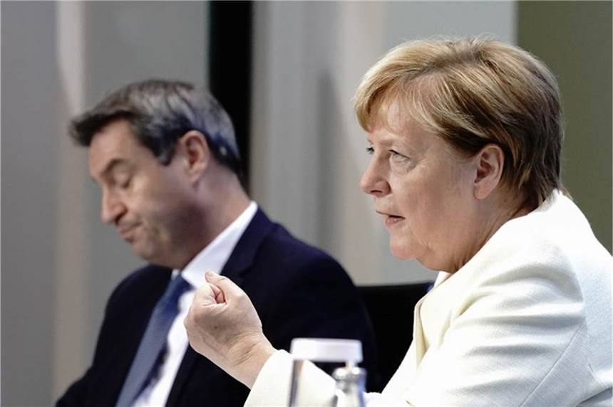 Bund und Länder planen umfangreiche Testpflicht für Ungeimpfte Bundeskanzlerin Angela Merkel (CDU) und Markus Söder (CSU), Ministerpräsident von Bayern und CSU-Vorsitzender. Foto: Kay Nietfeld/dpa