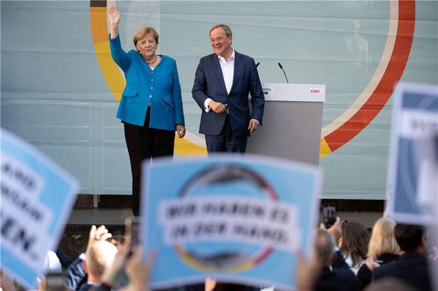 Wahlkampf im Endspurt: Merkel und Laschet treten in Aachen auf Bundeskanzlerin Angela Merkel und Kanzlerkandidat Armin Laschet (beide CDU) bei ihrem gemeinsamen Wahlkampfauftritt.
