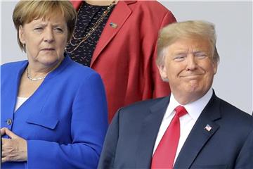 Bundeskanzlerin Angela Merkel und Us-Präsident Donald Trump beim Nato-Gipfel in Brüssel. Foto: Ludovic Marin/POOL AFP/AP