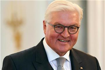 Bundespräsident Frank-Walter Steinmeier eröffnete am Montag die Werkzeugmaschinenmesse EMO in Hannover. Foto: Maurizio Gambarini