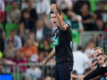 Bundestrainer Christian Prokop feuert seine Spieler an. Foto: Sasa Pahic Szabo
