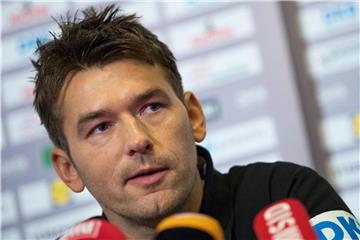 Bundestrainer Christian Prokop musste zwei Spieler nachnominieren. Foto: Monika Skolimowska