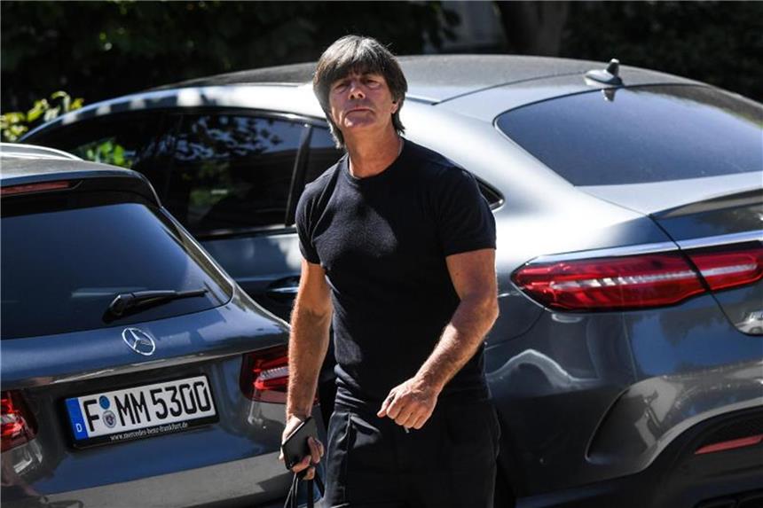 Löw & Bierhoff bei WM-Krisengipfel in der DFB-Zentrale Bundestrainer Joachim Löw bei seiner Ankunft in der DFB-Zentrale. Foto: Andreas Arnold