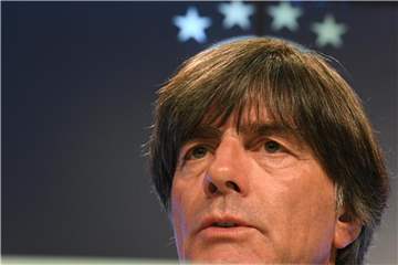 Bundestrainer Joachim Löw nahm in München ausführlich Stellung zum WM-Debakel. Foto: Sven Hoppe
