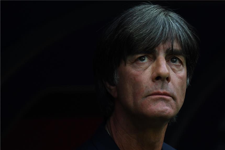 Bundestrainer Joachim Löw sagt: „Das ist für uns eine absolut ungewohnte Situation, weil wir bei vielen Turnieren das erste Spiel gewonnen haben.“