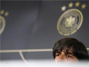 Bundestrainer Joachim Löw verzichtet auf einen 23. Spieler für den Confed Cup. Foto: Christian Charisius
