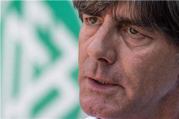 Bundestrainer Joachim Löw wird am 3. September die Nationalspieler versammeln. Foto: Boris Roessler
