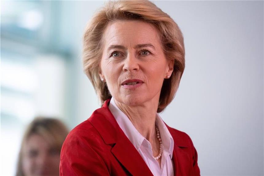 EU-Staaten planen neue Militärallianz Bundesverteidigungsministerin Ursula von der Leyen: „Ein Forum gleichgesinnter Länder bilden.“ Foto: Kay Nietfeld