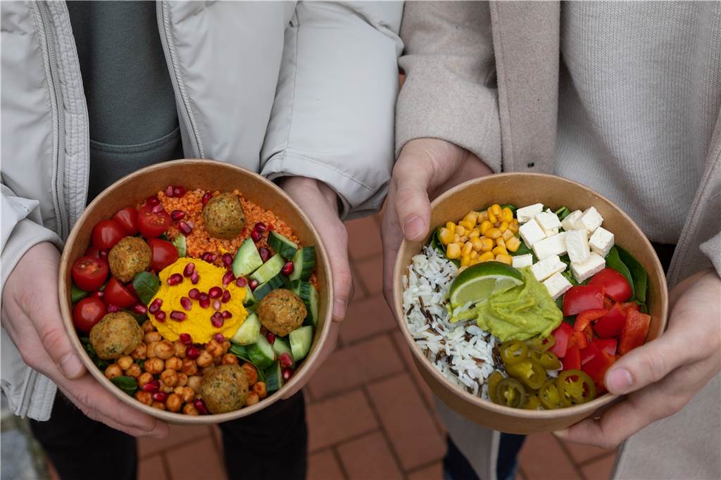 Gesundes Fastfood: Junge Stadtlohner eröffnen ein Restaurant in Ahaus Bunt und gesund: die Bowl-Salate sollen für jeden Geschmack etwas bieten.