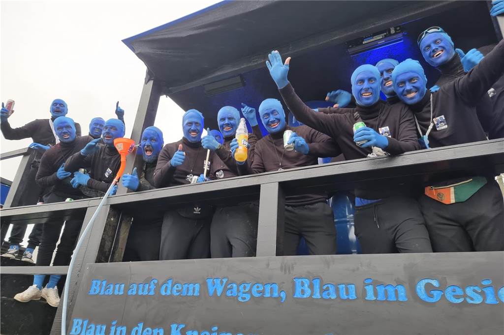 Ottenstein fest in Narrenhand: Rosenmontagsumzug zieht die Massen auf die Straßen Bunte Eindrücke vom Ottensteiner Rosenmontagsumzug 2023