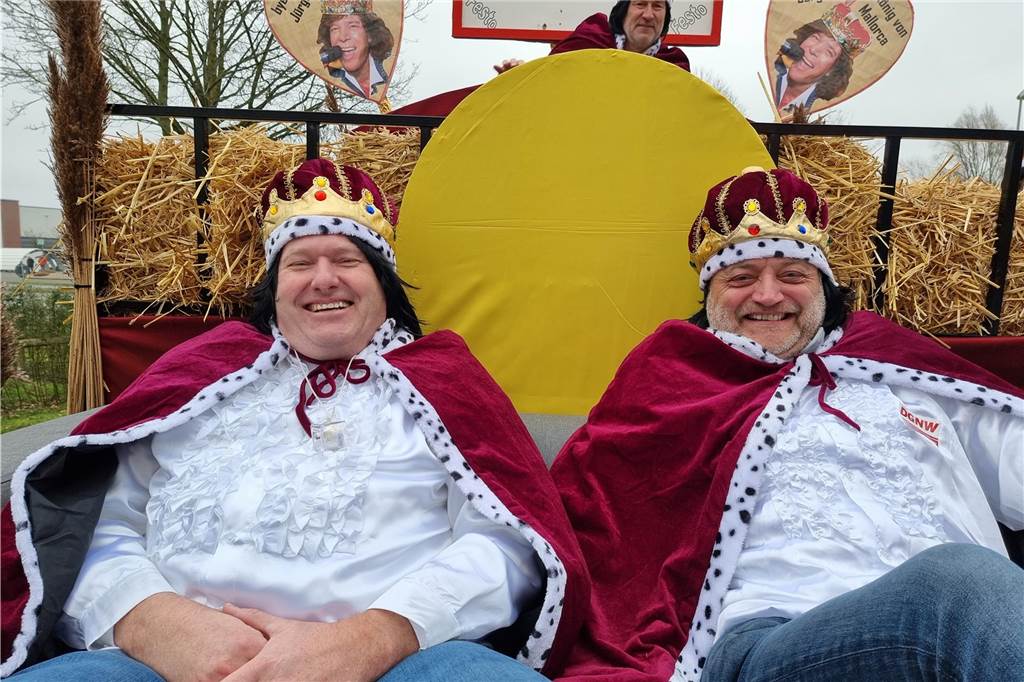 Ottenstein fest in Narrenhand: Rosenmontagsumzug zieht die Massen auf die Straßen Bunte Eindrücke vom Ottensteiner Rosenmontagsumzug 2023