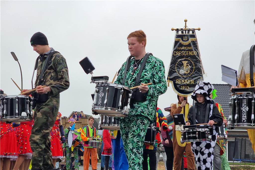 Ottenstein fest in Narrenhand: Rosenmontagsumzug zieht die Massen auf die Straßen Bunte Eindrücke vom Ottensteiner Rosenmontagsumzug 2023