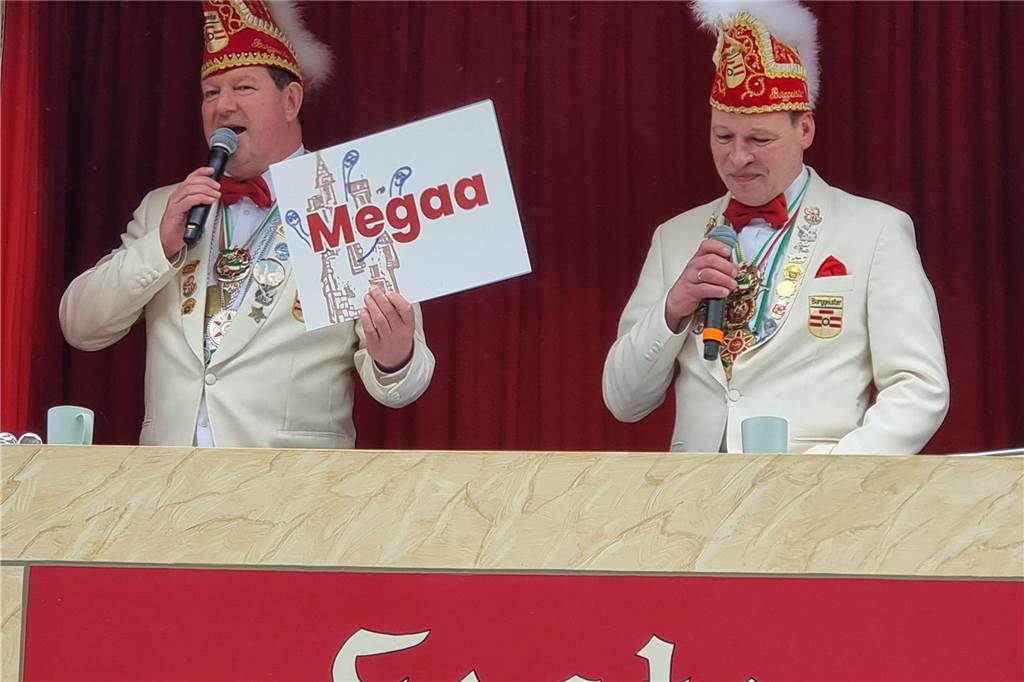 Ottenstein fest in Narrenhand: Rosenmontagsumzug zieht die Massen auf die Straßen Bunte Eindrücke vom Ottensteiner Rosenmontagsumzug 2023