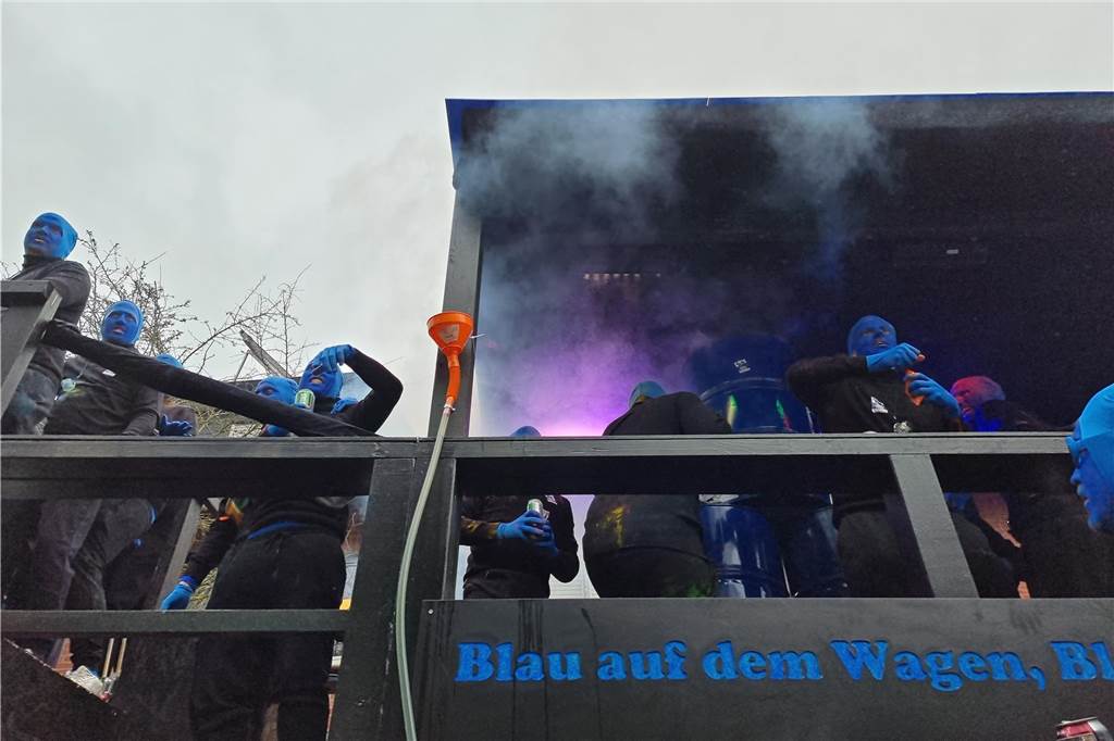 Ottenstein fest in Narrenhand: Rosenmontagsumzug zieht die Massen auf die Straßen Bunte Eindrücke vom Ottensteiner Rosenmontagsumzug 2023